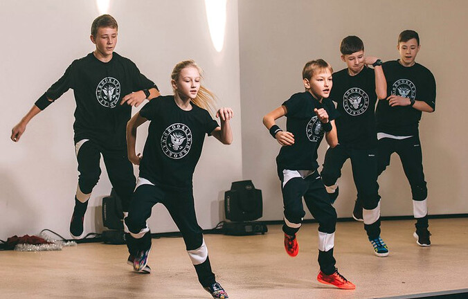 Brooklyn: как работает школа танцев в Барнауле